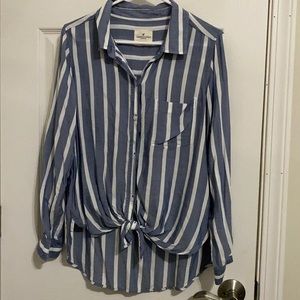American Eagle Tie-Front Button Down